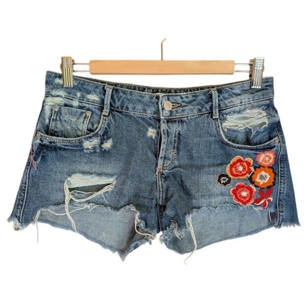 Zara Trafaluc Denim Shorts Womens 24 XS Embroidered Floral Distressed Festival